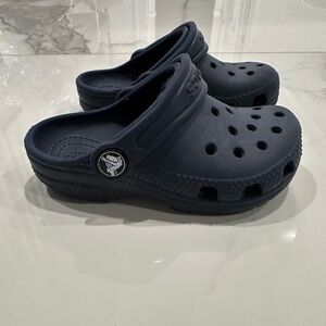 Toddler Navy Blue Crocs, size 8 (little kids)